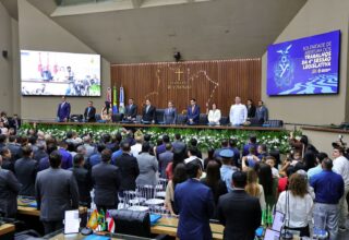 Corte de Contas prestigia abertura do ano legislativo na ALEAM