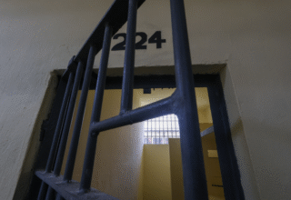 Justiça determina que Executivo estadual forneça informações sobre presos com deficiência ao MPAM